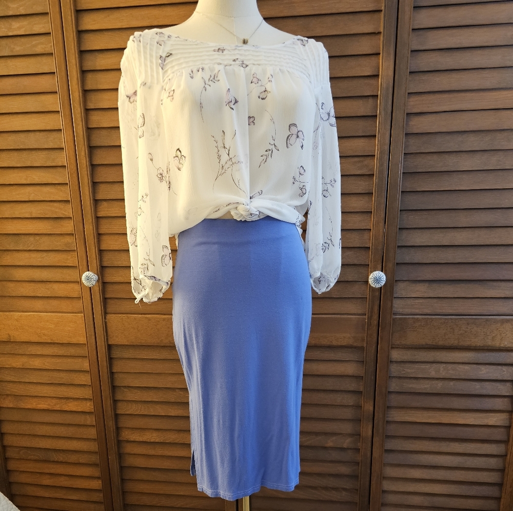Lightweight 3/4 Sleeve Floral Blouse